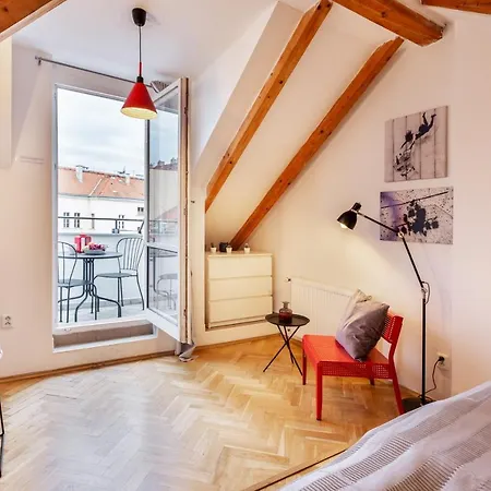아파트 Attic Zizkov