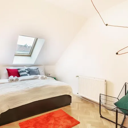 Attic Zizkov 아파트