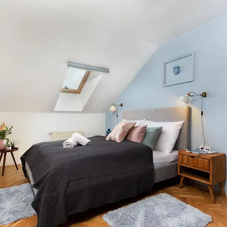아파트 Attic Zizkov *